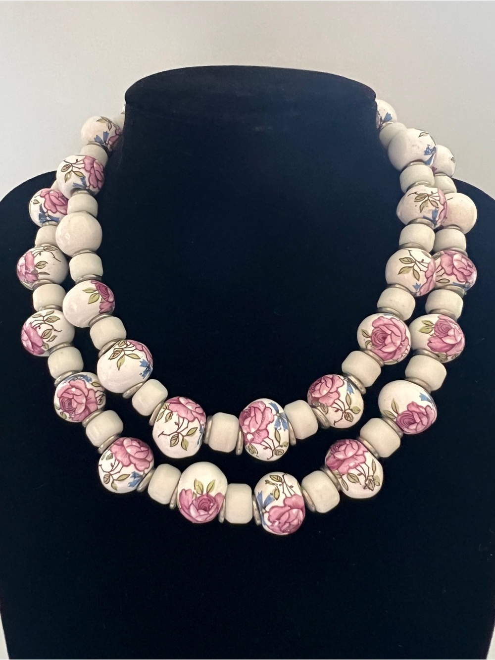 Chinese Porcelain Hand-Painted Pink Rose Floral White Ceramic Bead Necklace VTG